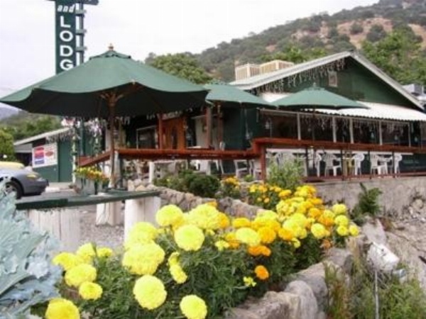 The Gateway Restaurant & Lodge image 7